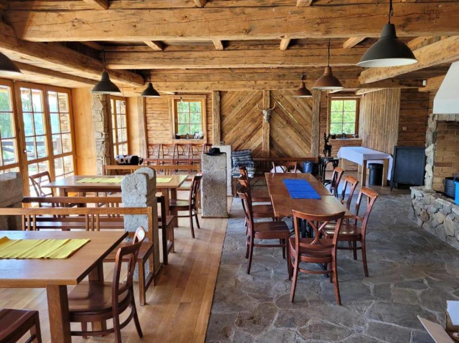 Hotel Berry à Klatovy Extérieur photo